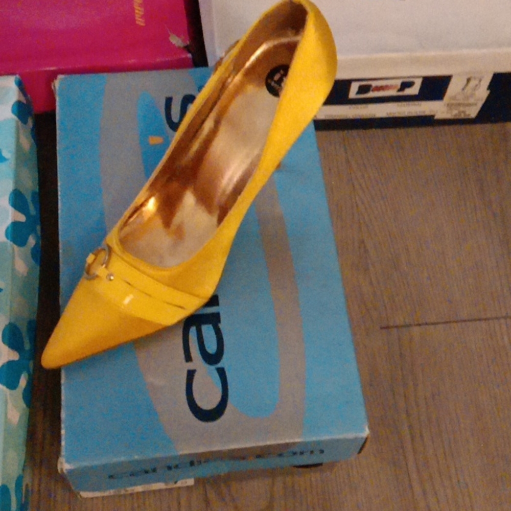 Yellow high heels